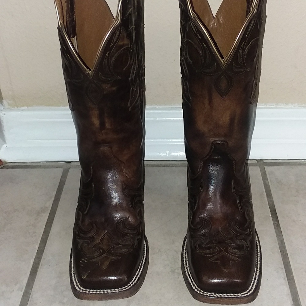 Ariat "Cassidy" Wingtip Cowgirl Boots